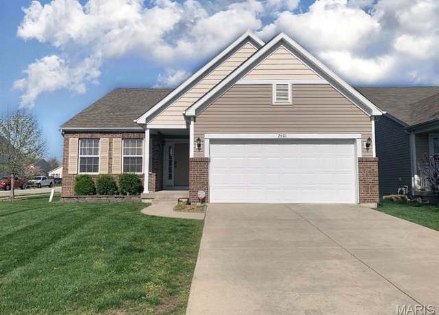 Property at 2601 Cedar Grove Dr, Belleville, IL 62221, 3 beds, 2 baths