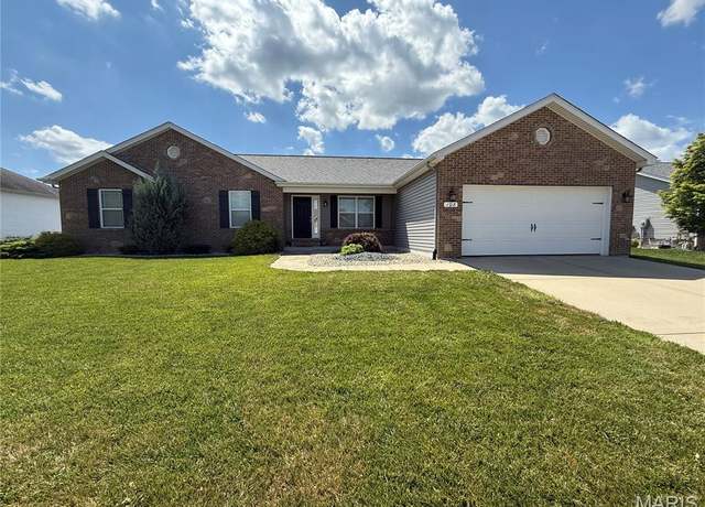 Property at 108 Garrettford Dr, Bethalto, IL 62010, 3 beds, 2 baths