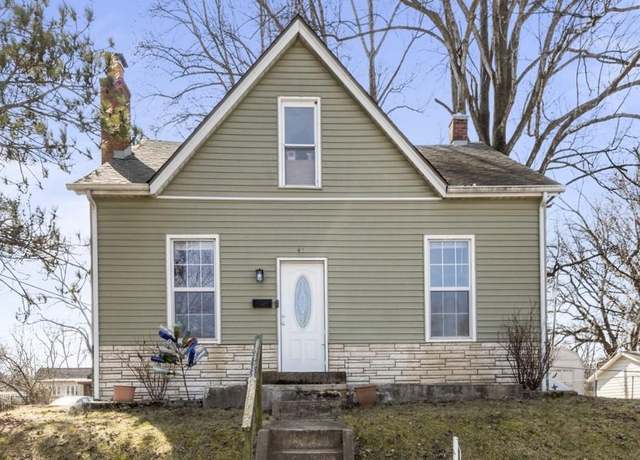Property at 401 W 3rd St, O'fallon, IL 62269, 3 beds, 2 baths