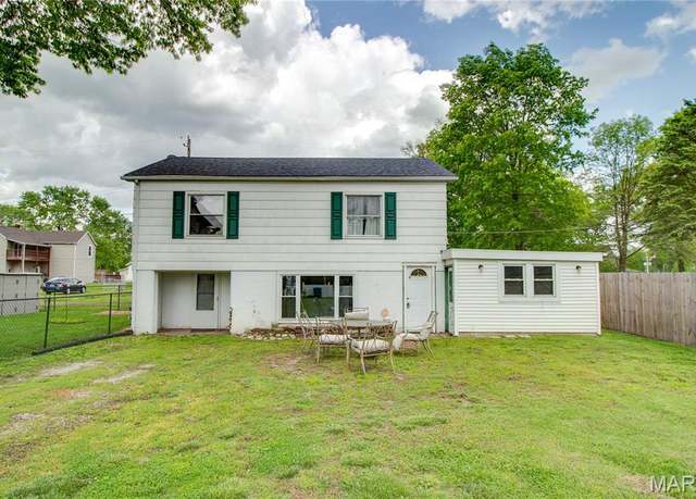 Property at 2810 Indiana Ave, Granite City, IL 62040, 2 beds, 2 baths