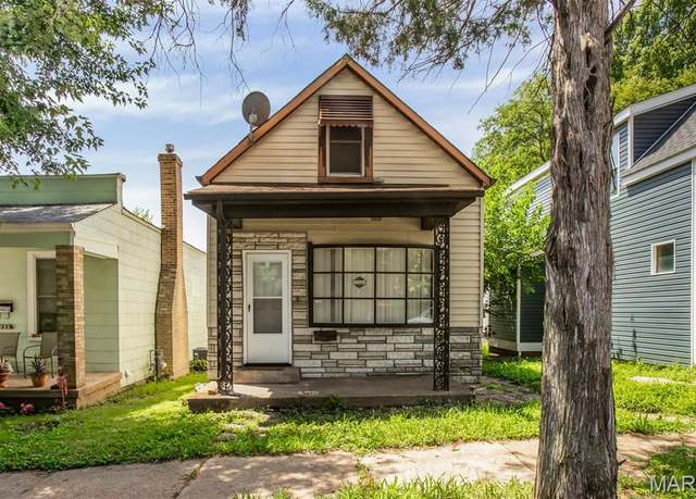 Property at 4260 Miami St, St Louis, MO 63116, 3 beds, 1.5 baths