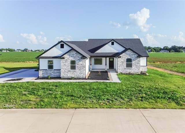 Property at 1002 Brianna Ct, Jerseyville, IL 62052, 3 beds, 2 baths