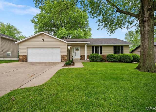 Property at 22 Universal Dr, St Peters, MO 63376, 3 beds, 3 baths