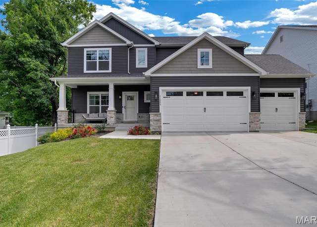 Property at 11040 Littie Rd, St Louis, MO 63126, 5 beds, 2.5 baths