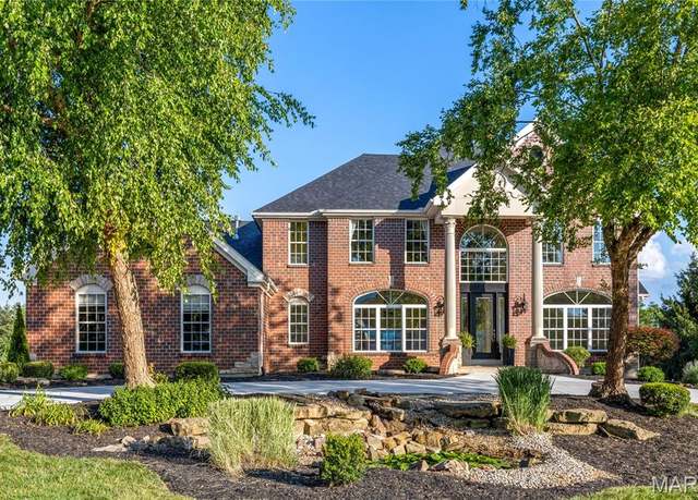 Property at 5337 Enchanted Dr, Weldon Spring, MO 63304, 5 beds, 4.5 baths