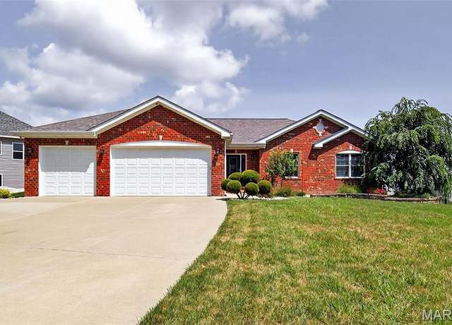 Property at 10415 Village Dr E, Foristell, MO 63348, 3 beds, 3 baths