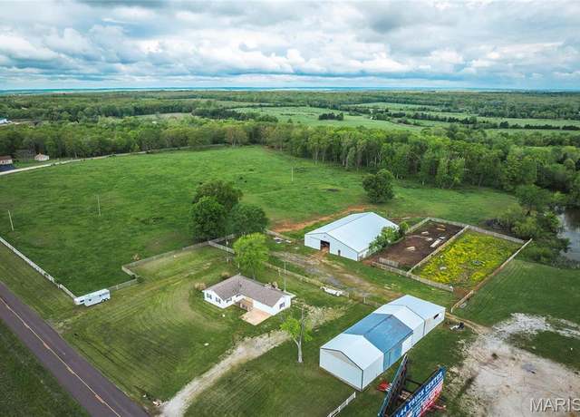 Property at 24265 Vinyard Rd, Cuba, MO 65453, 3 beds, 1.5 baths