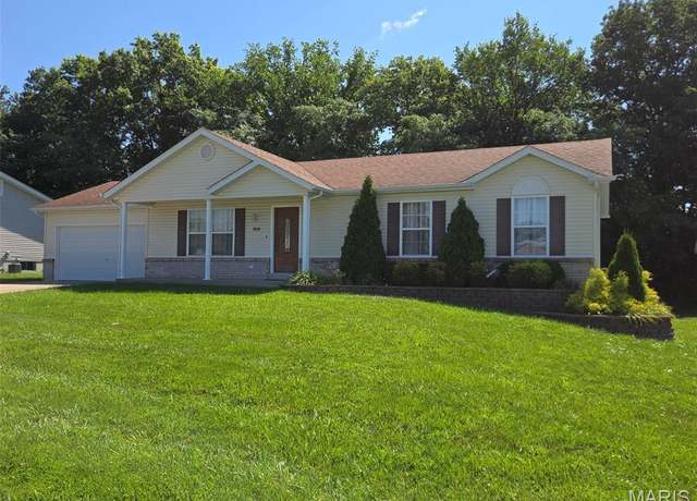 Property at 1030 Sleepy Hollow Dr, Troy, MO 63379, 4 beds, 3 baths