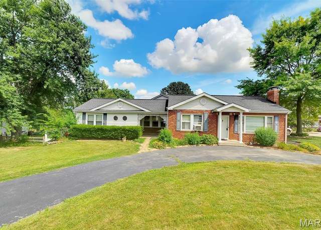 Property at 9920 Wolff Dr, St Louis, MO 63123, 3 beds, 2 baths