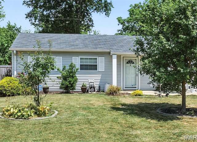 Property at 361 Imperial Ln, Fenton, MO 63026, 2 beds, 1 bath