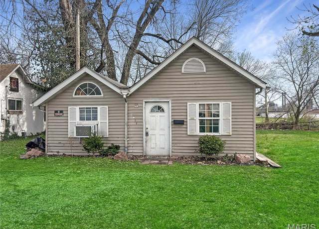 Property at 2814 E 24th St, Granite City, IL 62040, 3 beds, 1 bath