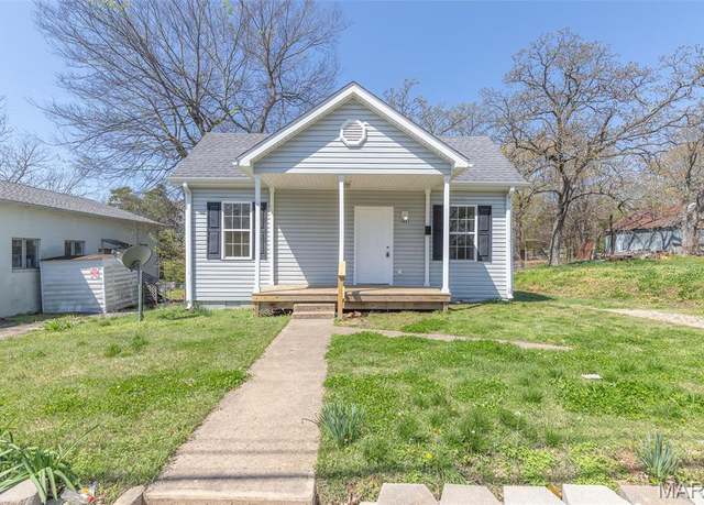 Property at 1423 North Main St, Poplar Bluff, MO 63901, 3 beds, 2 baths