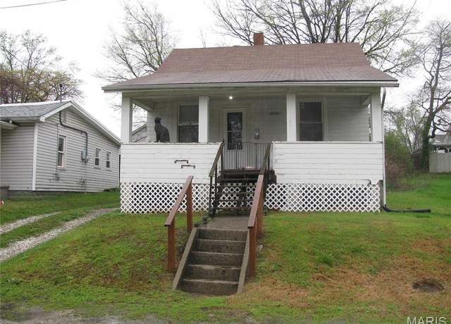 Property at 3006 Watalee St, Alton, IL 62002, 2 beds, 1 bath