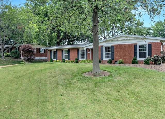 Property at 834 Westwood Dr, Ballwin, MO 63011, 3 beds, 2 baths