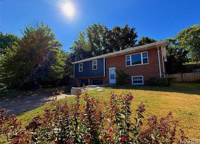 Property at 11000 Torigney Dr, St Louis, MO 63126, 3 beds, 2.5 baths