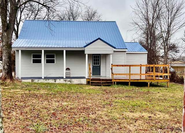 Property at 615 W Hwy 17, Houston, MO 65483, 3 beds, 2 baths