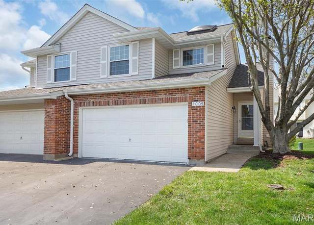 Property at 2009 King Arthur Ct, St Louis, MO 63146, 2 beds, 3 baths