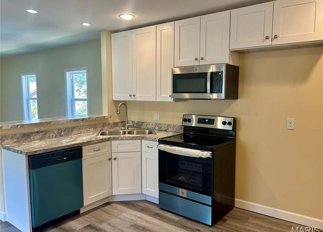 Property at 7638 Weaver Ave, Maplewood, MO 63143, 2 beds, 1 bath