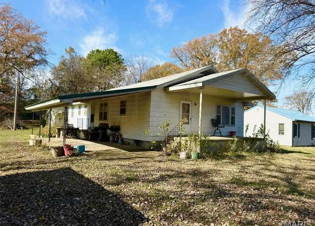 Property at 11 Sunrise Dr, Lebanon, MO 65536, 3 beds, 1.5 baths