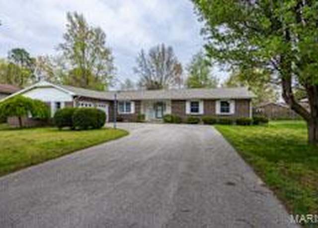 Property at 117 Linda Dr, Sikeston, MO 63801, 3 beds, 2 baths