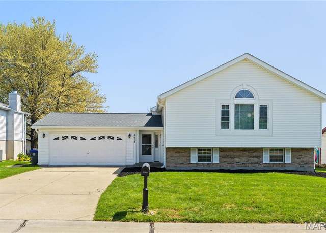 Property at 471 Hidden Lake Dr, St Peters, MO 63304, 4 beds, 3 baths