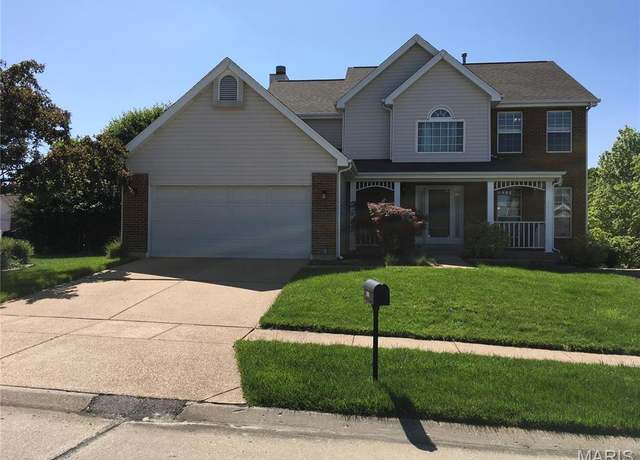 Property at 1111 Oak Borough Dr, Ballwin, MO 63021, 4 beds, 3.5 baths
