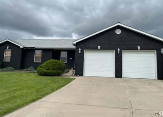 Property at 130 Regency Pl, Millstadt, IL 62260, 4 beds, 3 baths