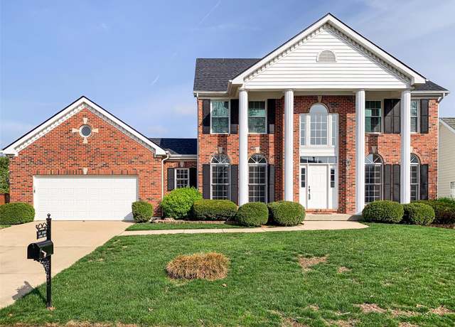 Property at 1629 11th Fairway Dr, Belleville, IL 62220, 4 beds, 3.5 baths