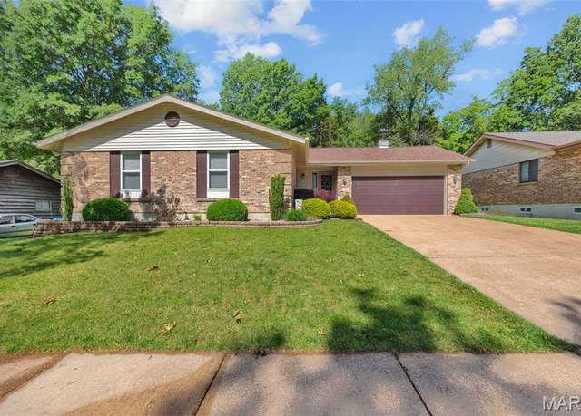 Property at 737 Vanderville Dr, Fenton, MO 63026, 3 beds, 2.5 baths