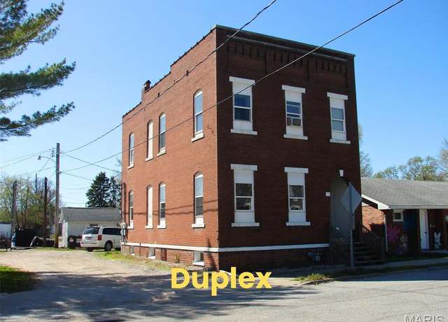 Property at 111 N Poplar St, Mount Olive, IL 62069, 3 beds, 2 baths