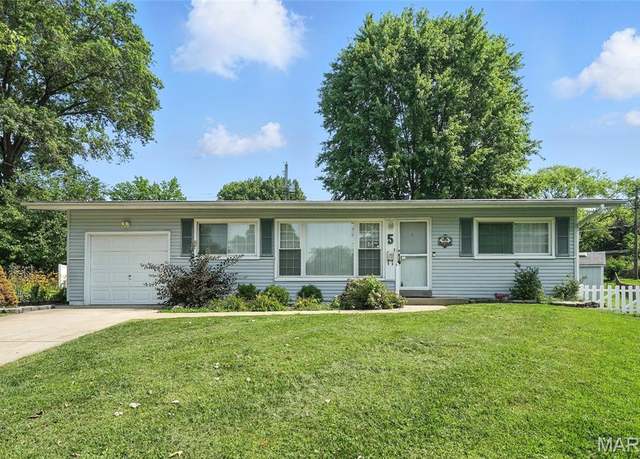 Property at 5 Carson Ct, Florissant, MO 63033, 3 beds, 1 bath