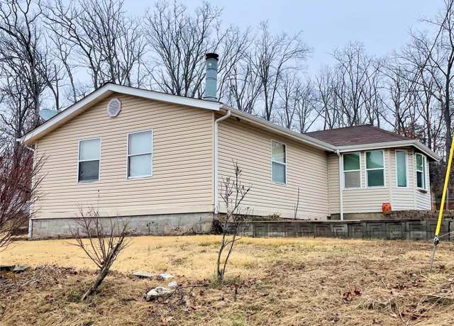Property at 1203 E Lake Dr, Perryville, MO 63775, 3 beds, 2 baths