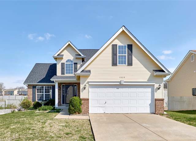Property at 5529 Emerald Ridge Dr, St Charles, MO 63304, 3 beds, 2.5 baths
