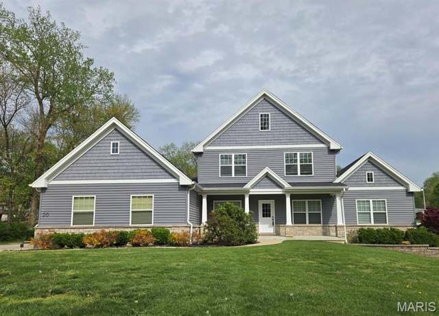 Property at 20 Millwell Dr, Maryland Heights, MO 63043, 5 beds, 4.5 baths