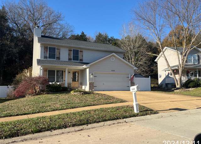 Property at 2320 Castlegate Dr, Imperial, MO 63052, 4 beds, 4 baths