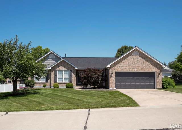 Property at 5070 Douglas Park Dr, St Peters, MO 63304, 3 beds, 3 baths