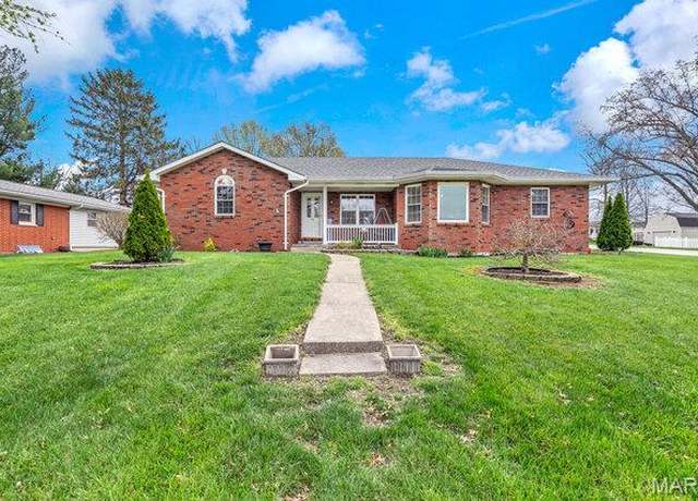 Property at 20 Richard St, Waterloo, IL 62298, 3 beds, 2 baths