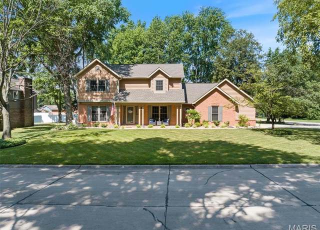 Property at 505 Springwood Dr, Belleville, IL 62220, 4 beds, 3.5 baths