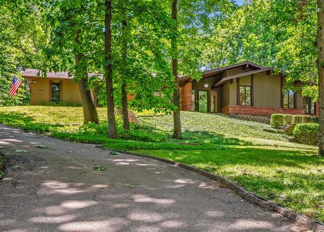 Property at 1944 Spring House Dr, Kirkwood, MO 63122, 3 beds, 3 baths