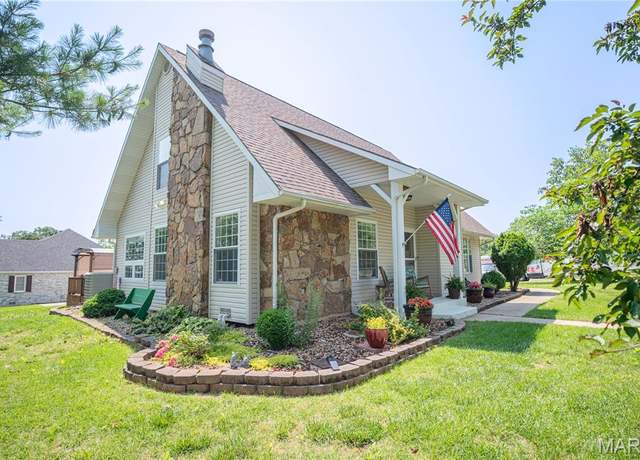 Property at 111 Phoenix Ave, St Robert, MO 65584, 4 beds, 2.5 baths