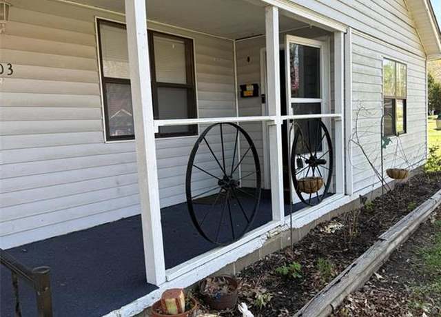 Property at 303 N Main St, Campbell, MO 63933, 2 beds, 2 baths