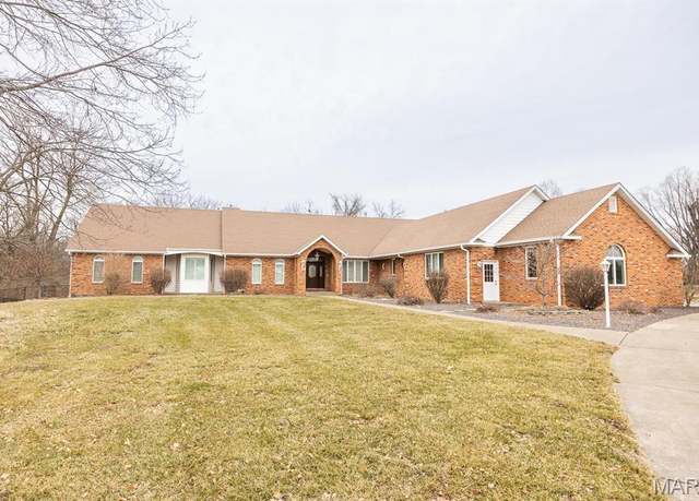 Property at 9 Shellie Ct, Fairview Heights, IL 62208, 3 beds, 3 baths