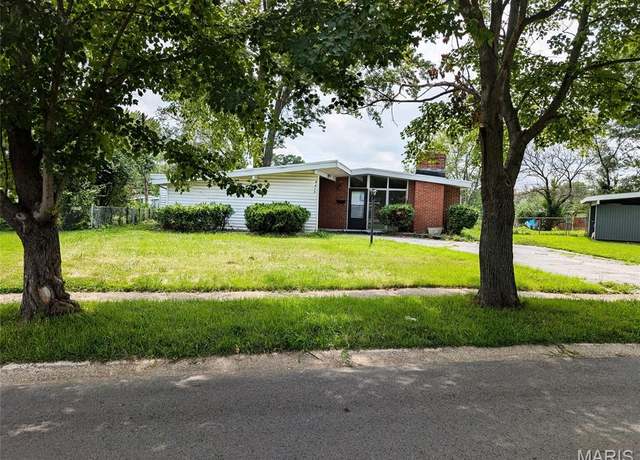 Property at 8408 Buckthorn Dr, Berkeley, MO 63134, 4 beds, 2 baths