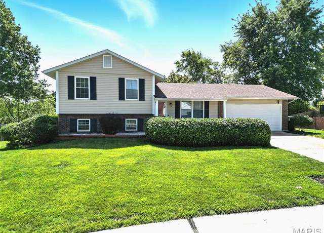 Property at 39 Amberly Dr, St Peters, MO 63376, 3 beds, 2.5 baths