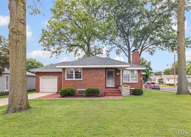 Property at 418 N Maple Ave, Roxana, IL 62084, 3 beds, 1 bath