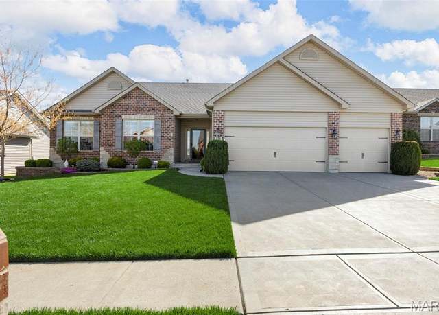 Property at 228 Lonepine Dr, Wentzville, MO 63385, 4 beds, 3 baths