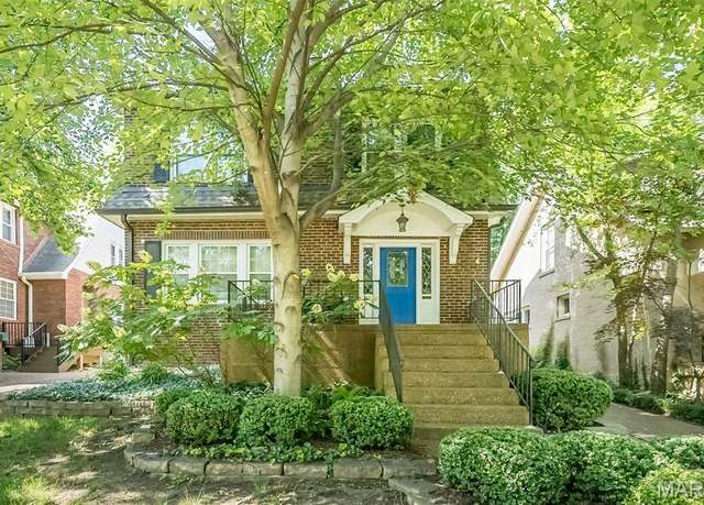 Property at 7041 Northmoor Dr, University City, MO 63105, 3 beds, 2 baths