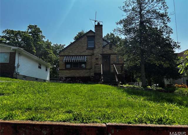 Property at 2814 Walton Rd, St Louis, MO 63114, 2 beds, 1 bath