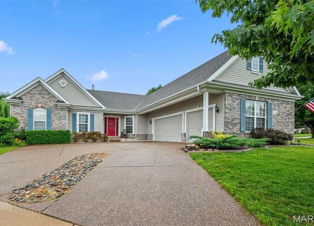 Property at 3 Pearview Ct, St Peters, MO 63376, 4 beds, 3.5 baths