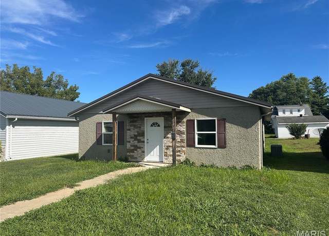 Property at 3916 Evans St, Hannibal, MO 63401, 3 beds, 2 baths